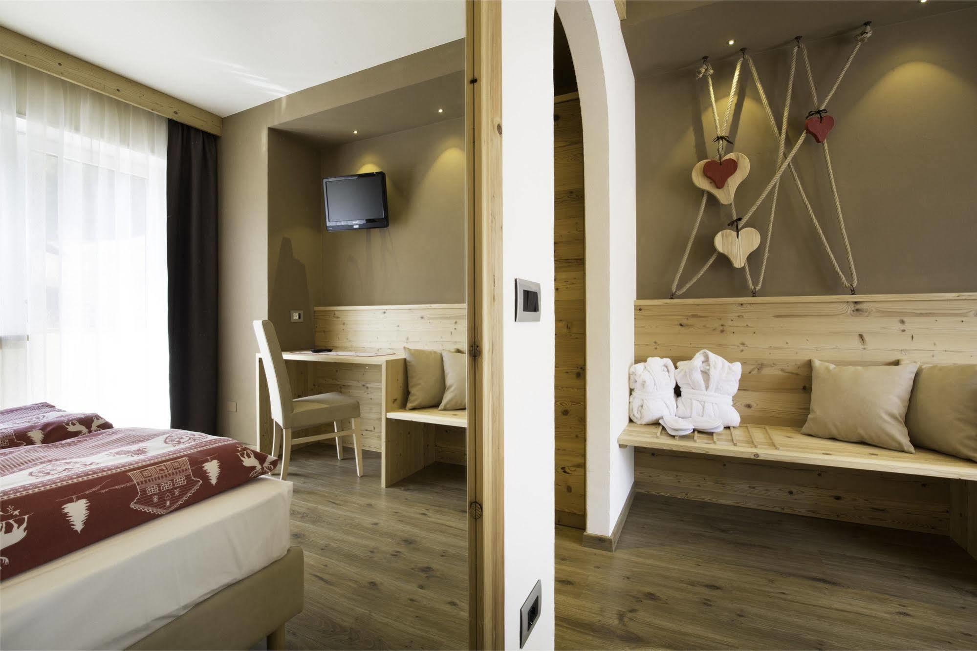 Hotel Azola Canazei Exteriér fotografie